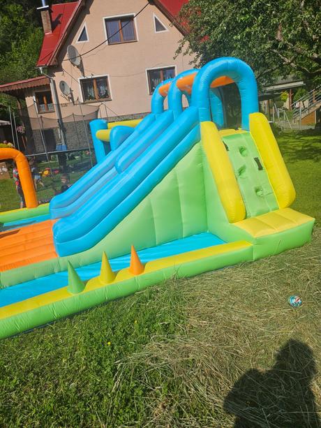 Skakací nafukovací hrad skokan,