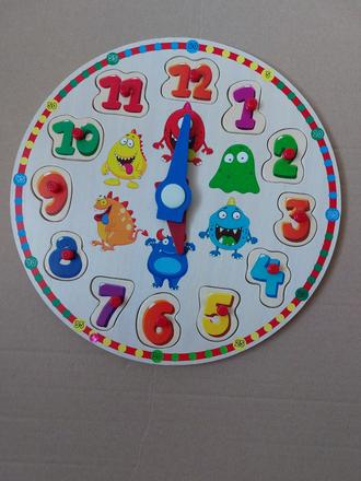 Drevené hodiny na ucenie,