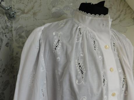 Luxusna pekna bluzka ku kroju, 46