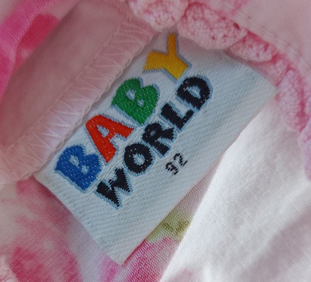 Šaty s rúžičkami, 92