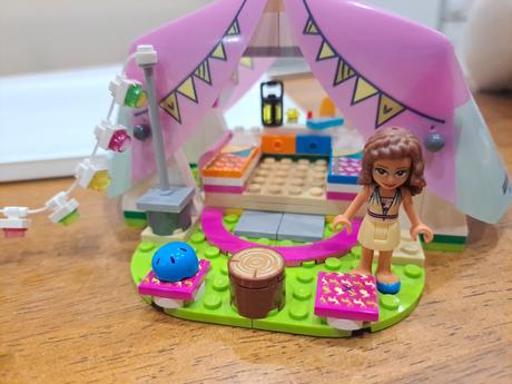 Lego friends 41392 stanovačka, 
