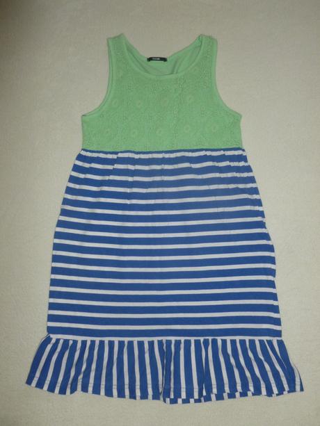 Šaty s čipkou, 134