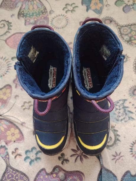 Znackove zimne snehule, skechers,35