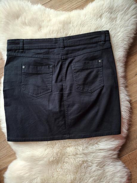 Lahucka vzdusna sukna top stav, 40