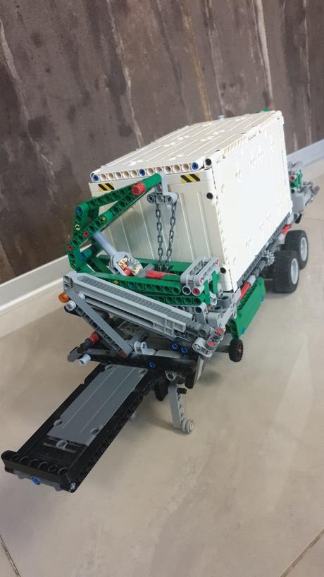 Lego  technik 42078 mack  nákladiak  top  stav, 