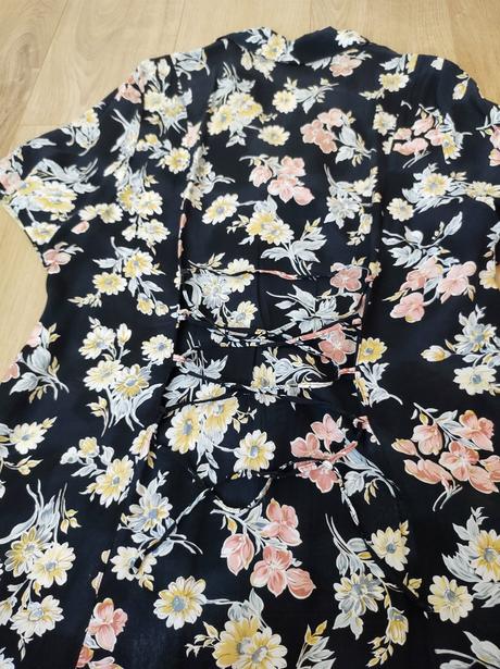 Kvetované šaty s gombíkmi, l