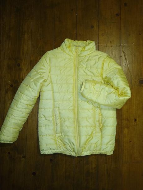 Žltá vetrovka, 158