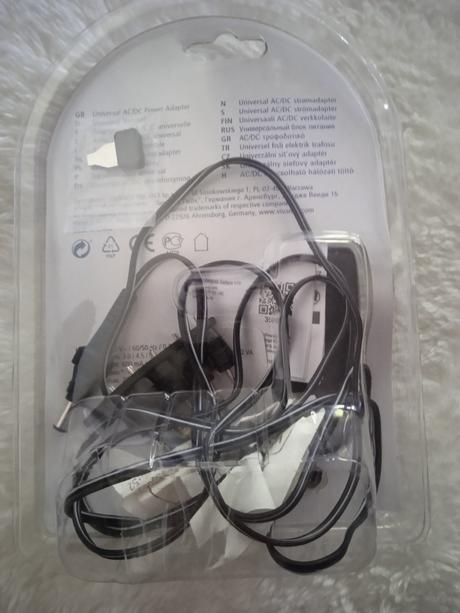 Univerzálny napájací zdroj, adaptér, 