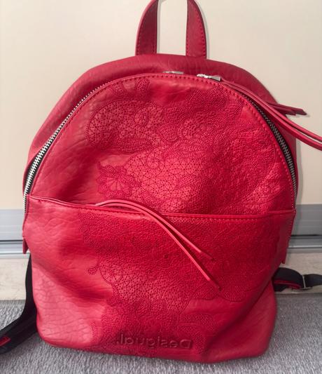 Batoh desigual červený top stav, desigual