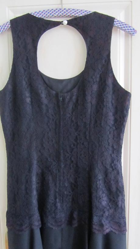 Čierne šaty čipkované, 40