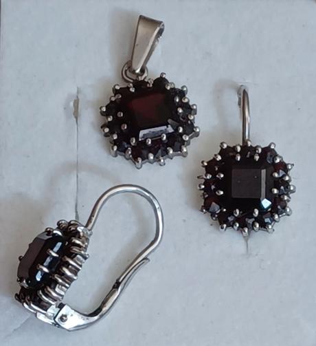 Český granát v striebre, 