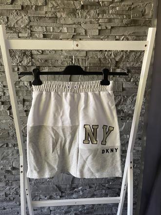 Dkny v.s, dkny,s