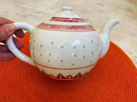 Porcelánová vianočná konvica na čaj, 