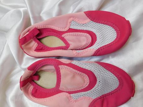 Topanky na plavanie, 29