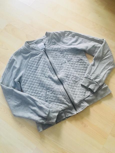 Reserved mikinka, reserved,38