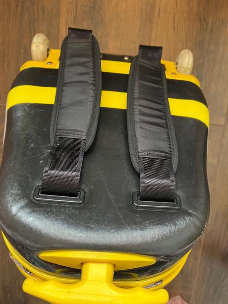 Detsky kufor so svetielkujucimi kolieskami, 