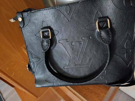 Krásna kabelka, louis vuitton
