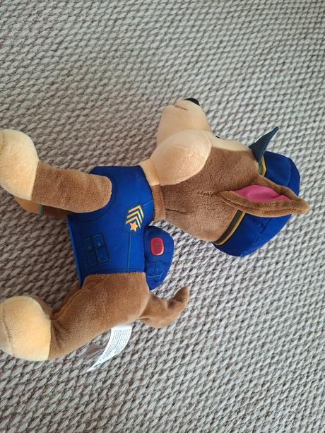 Interaktívny plyšovy chase 30,5 cm paw patrol,