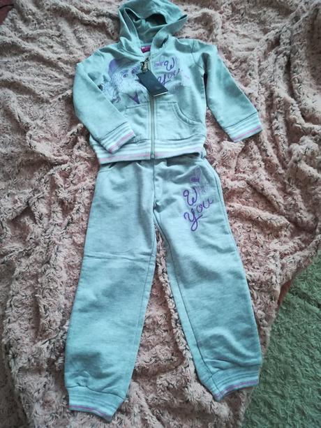 Teplakova súprava, 104