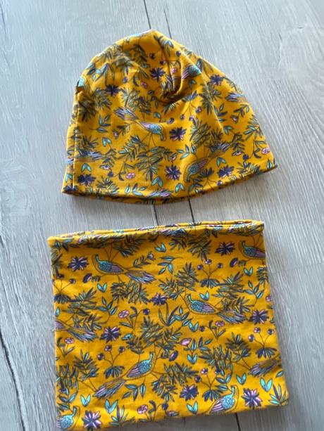 Krásna čiapočka s nákrčníkom, 92 / 98 / 104