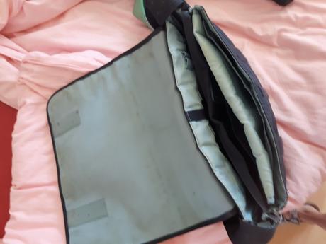 Tmavomodrá taška na kočík,