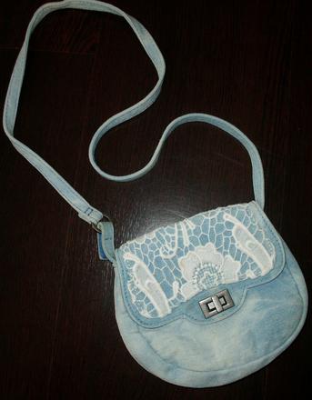 Milá kabelka z jeansoviny,