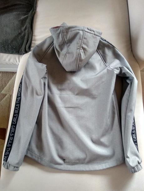 Dievčenská softvelova bunda, c&a,176