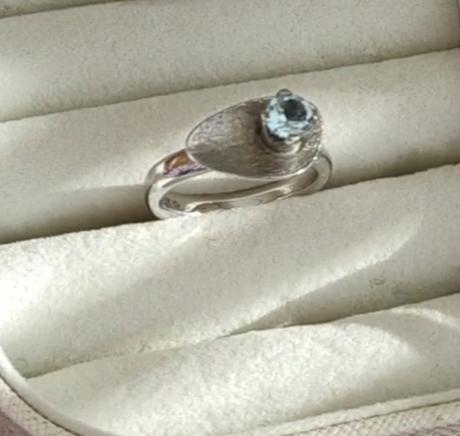 Dámsky strieborný prsteň,
