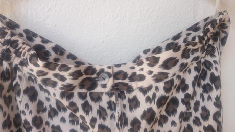 Zľava - dámsky elegantný kostým, 46