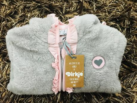 Mikinka s volánikmi, dirkje,80