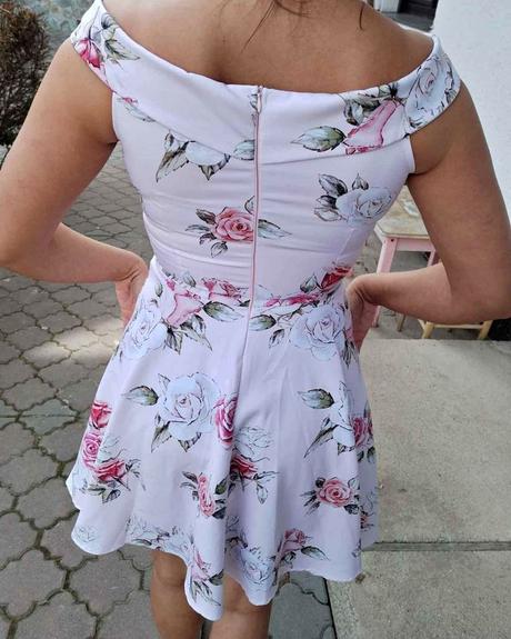 Nadherne kvetinkove saty, s