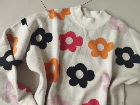 Pulóver s kvetmi, s