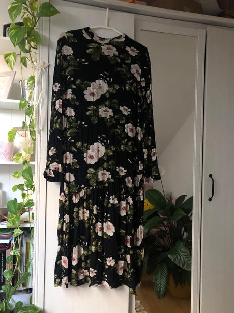 Čierne jarné šaty/ dlhé čierne šaty kvetinové, only,38