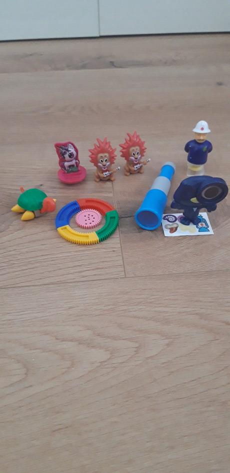 Figúrky z vajíčok, jogurtov a lízatiek, 