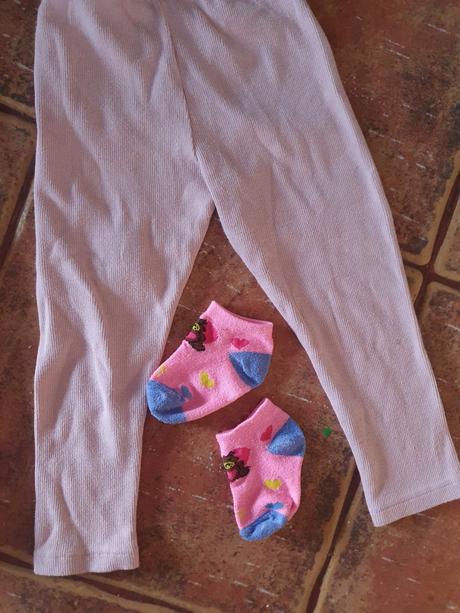 Tepláky, čiapka, tričko, ponožky,nohavičky v.86, 86–98