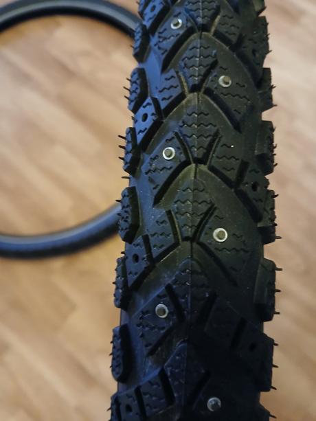 Schwalbe winter-gumy na bicykel s hrotmi, schwalbe