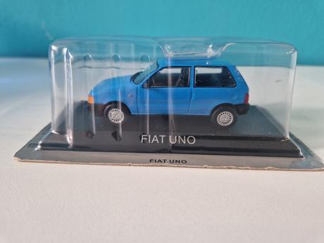 Modely deagostini autíčka mix,