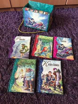 Sada 5 miniknižiek v kufríku,