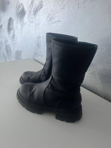 Prechodné čižmy, 32