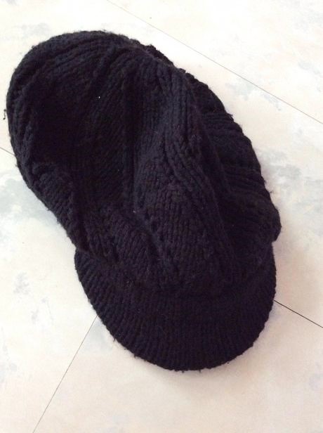 Pletená bareta so šiltom, 