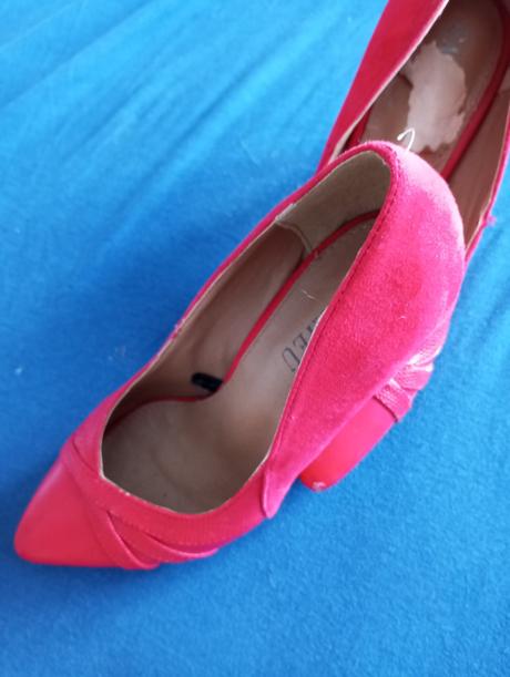 Červené lodicky, 36