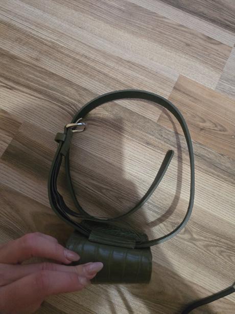 Kapsička na opasku na šaty,