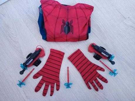 Kostým spiderman v. 146 + doplnky, 