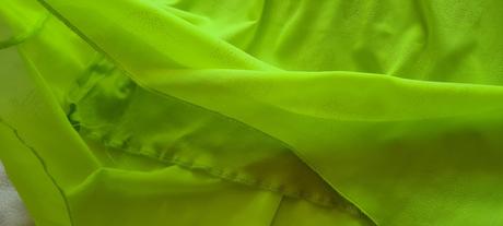 Neónovo žlté šaty na leto, 164