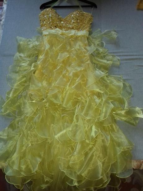 Žlté spoločenské šaty, m