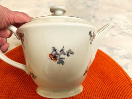 Starožitná porcelánová konvica, 