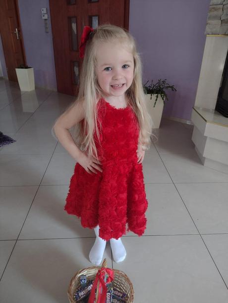 Predám krásne ružové šaty, 110