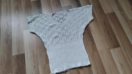 Dierkovany pletený pulóver s krátkymi rukávmi, s