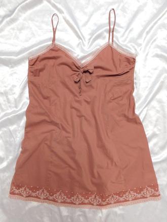 Kvalitne pekne lahučke šaty, 40