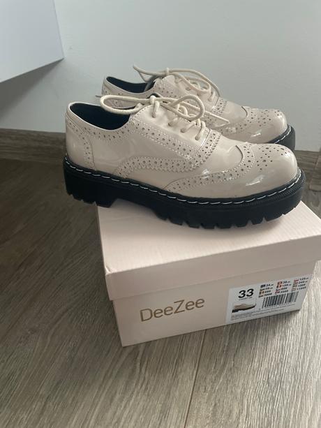 Topánky lakované béžové, 33